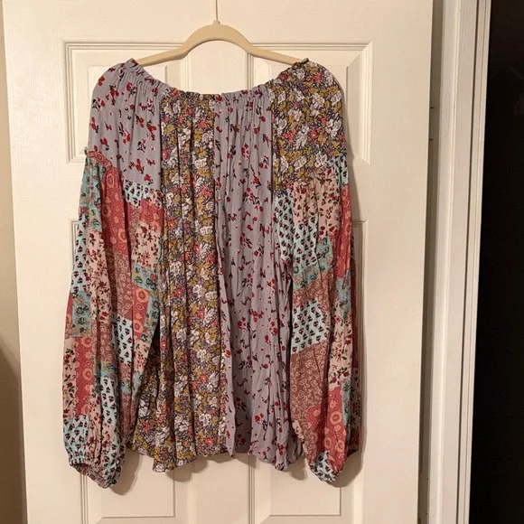 Easel Multicolor Floral Patchwork Blouse - Picture 4 of 6